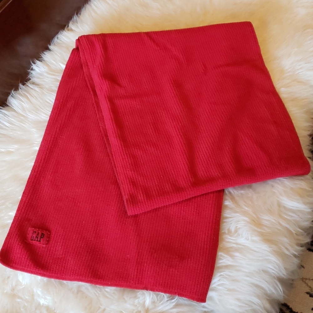 Gap Scarf